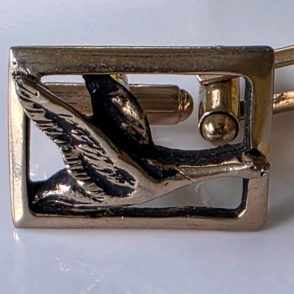 Vintage Flying Duck Cufflinks Gold Tone Square Framed Animal Cuff Links - Picture 1 of 7